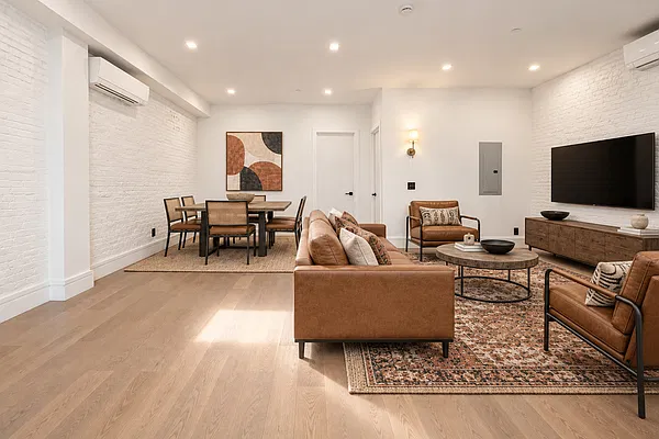 Living room, photo 1