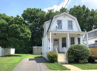 34 3rd St, Fords, NJ 08863