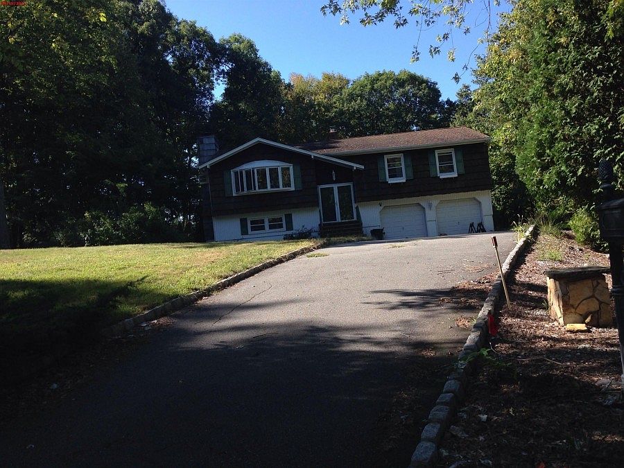 1st image of 22 Redwood Ln