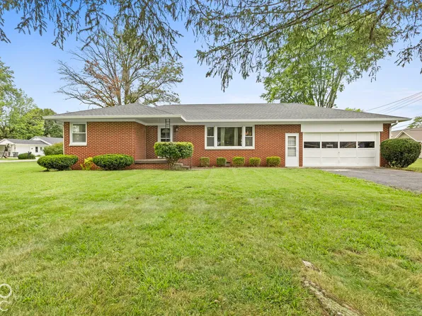 214 W Kings Hwy, Rushville, IN 46173