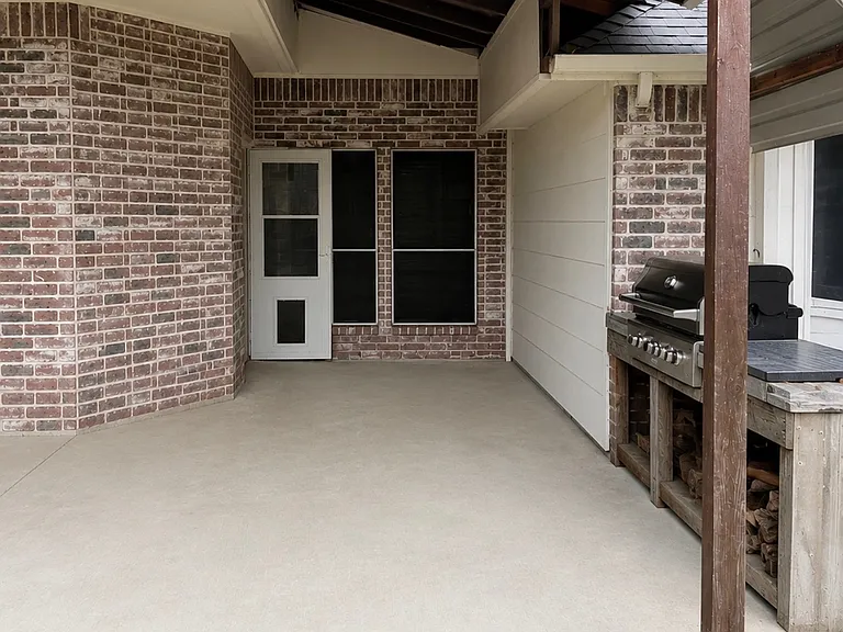1137 Robin Cir — Photo 18