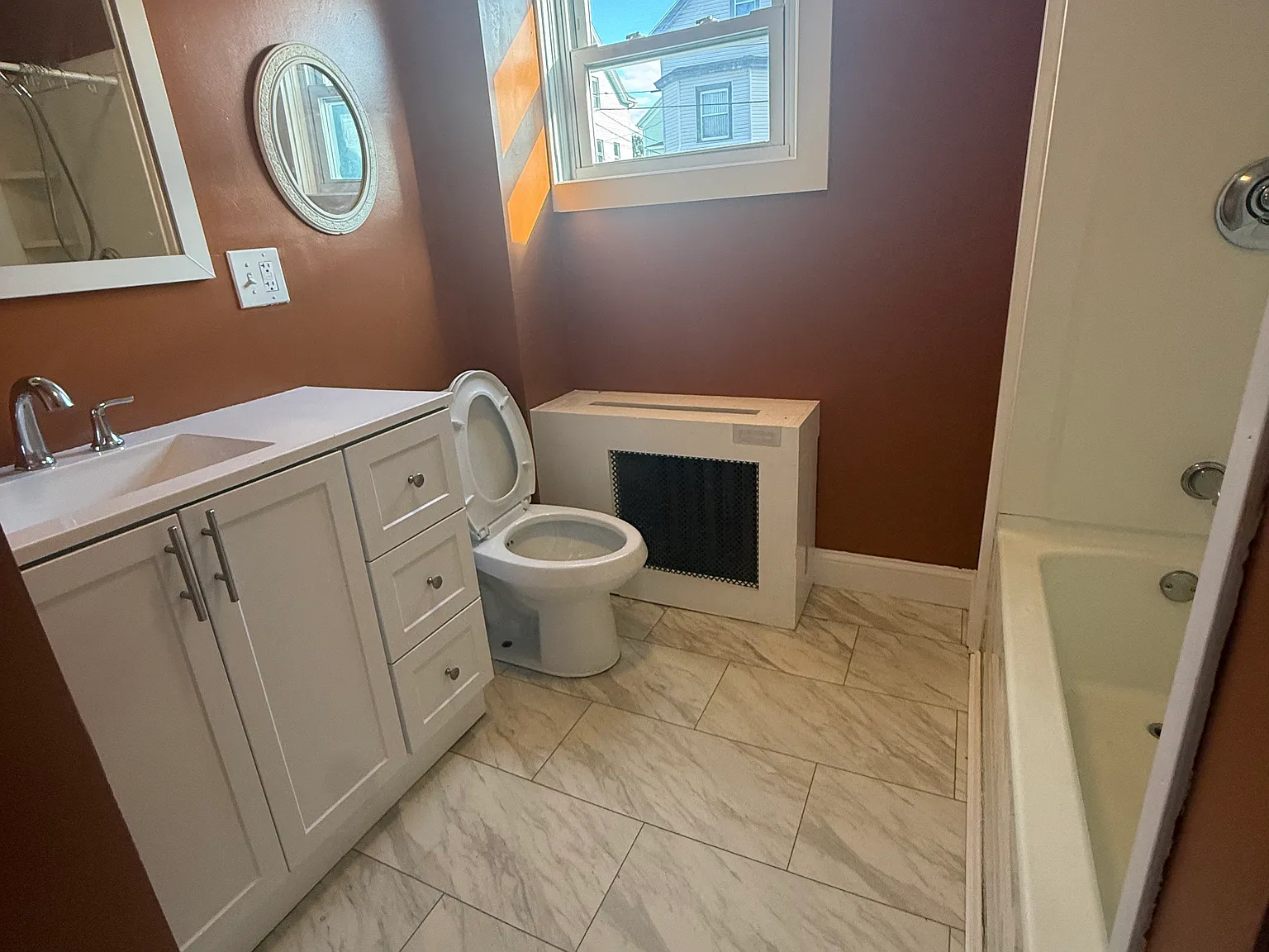 872 Plymouth Ave — Photo 2