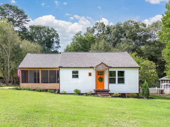 9 Long Forest Dr, Greenville, SC 29617