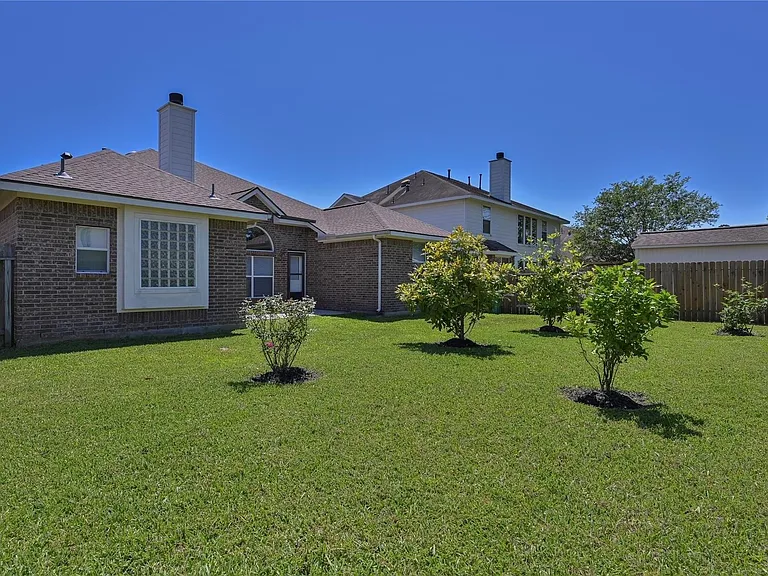 6715 Village Bridge Dr — Photo 19