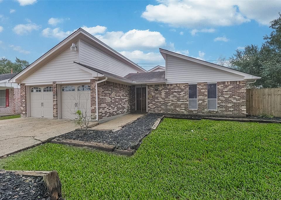 1st image of 10419 White Clover Dr