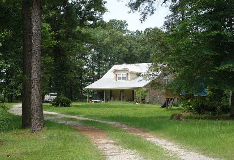 1st image of 28 Pine Hills Dr