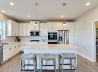 1724 Oak Creek Pass, Chaska, MN 55318