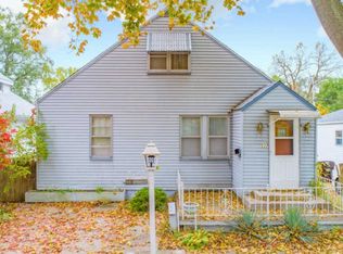 332 Carola St, Creve Coeur, IL