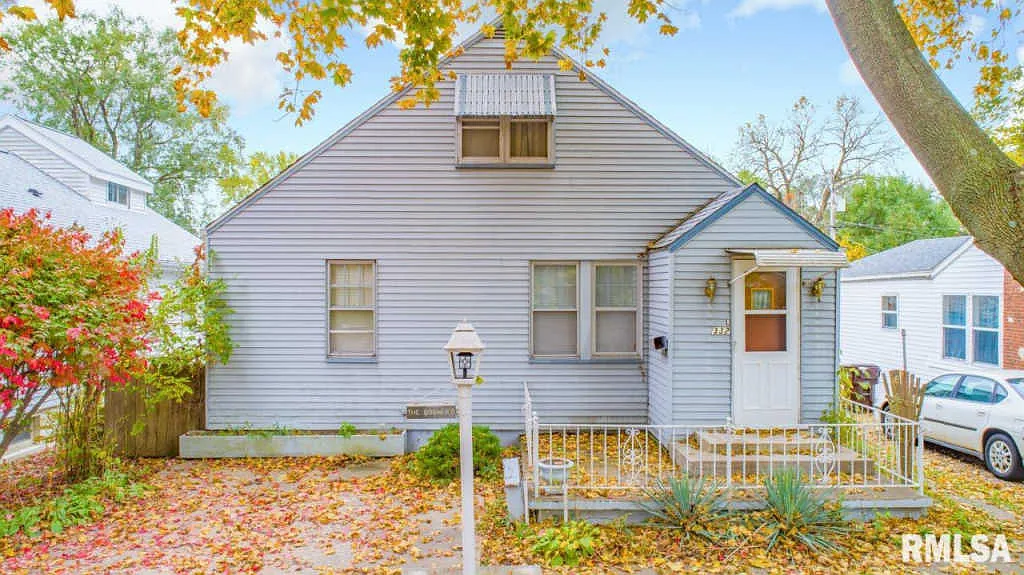 332 Carola St photo 1