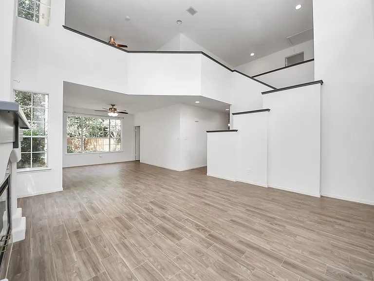 103 E Lakeridge Dr — Photo 6