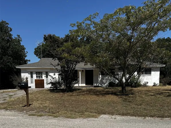 3005 S James St, Decatur, TX 76234