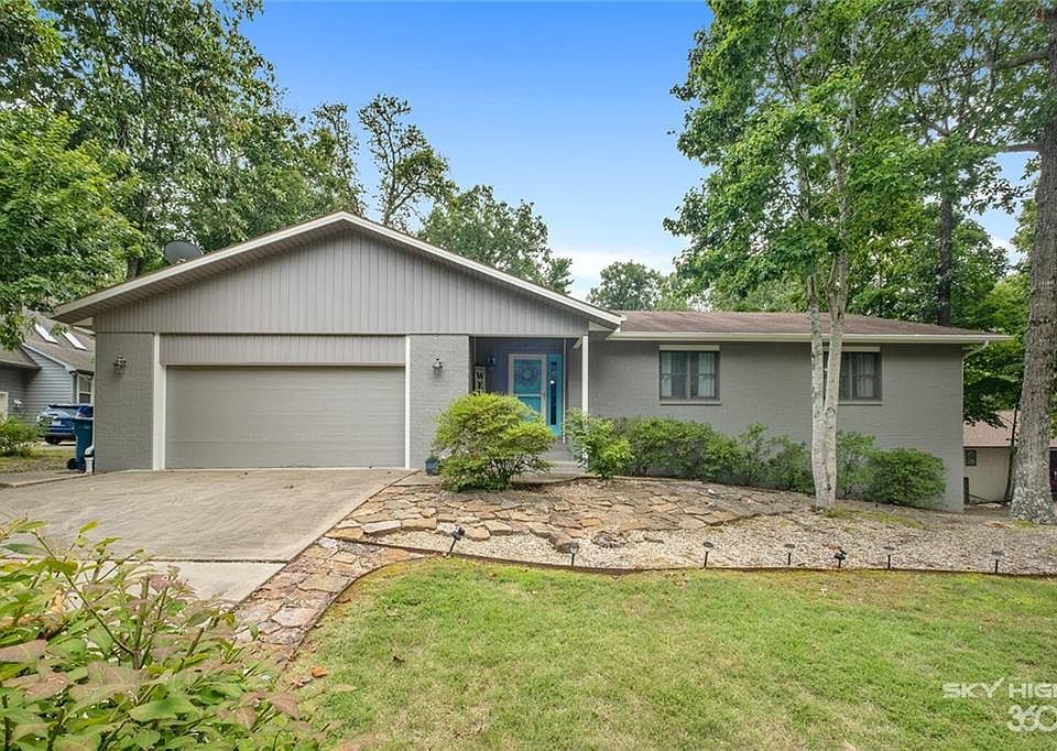 1st image of 3 Cunningham Ln