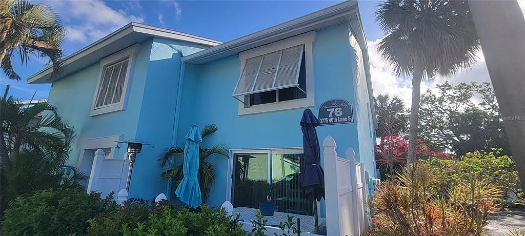 3 bed, 2.0 bath, 1375 sqft, $2,500 — Photo 1