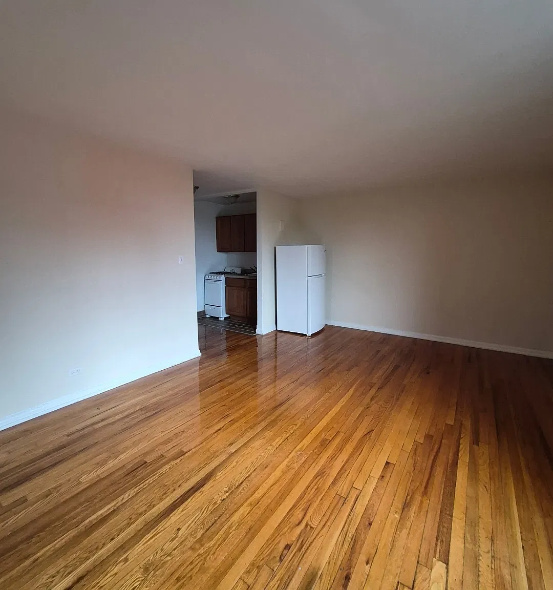 Studio, 650 sqft, $1,800 — Photo 3