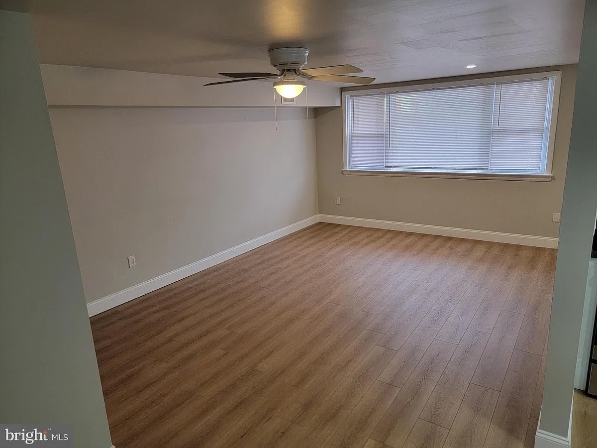Building Photo - 564B Hulmeville Ave #B