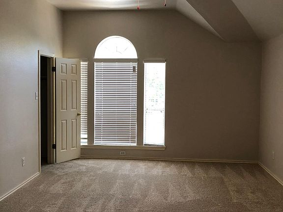 4th image of 1021 Silverstone Ln