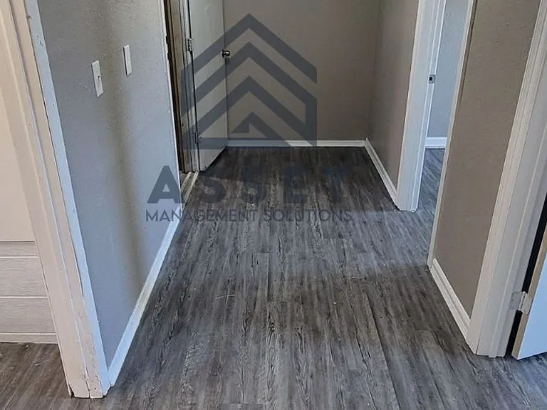 7217 Edenborough Dr — Photo 31