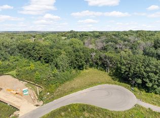 9952 Crescent Ln, Lakeville, MN 55044