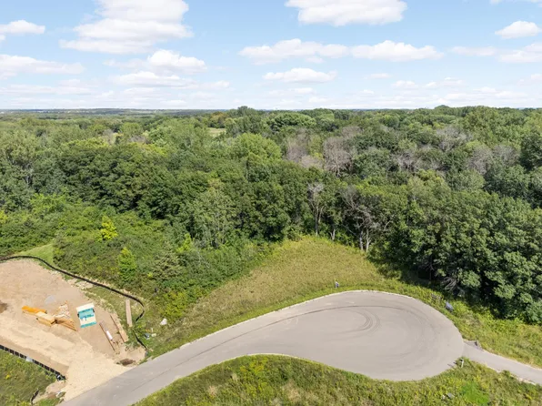 9952 Crescent Ln, Lakeville, MN 55044