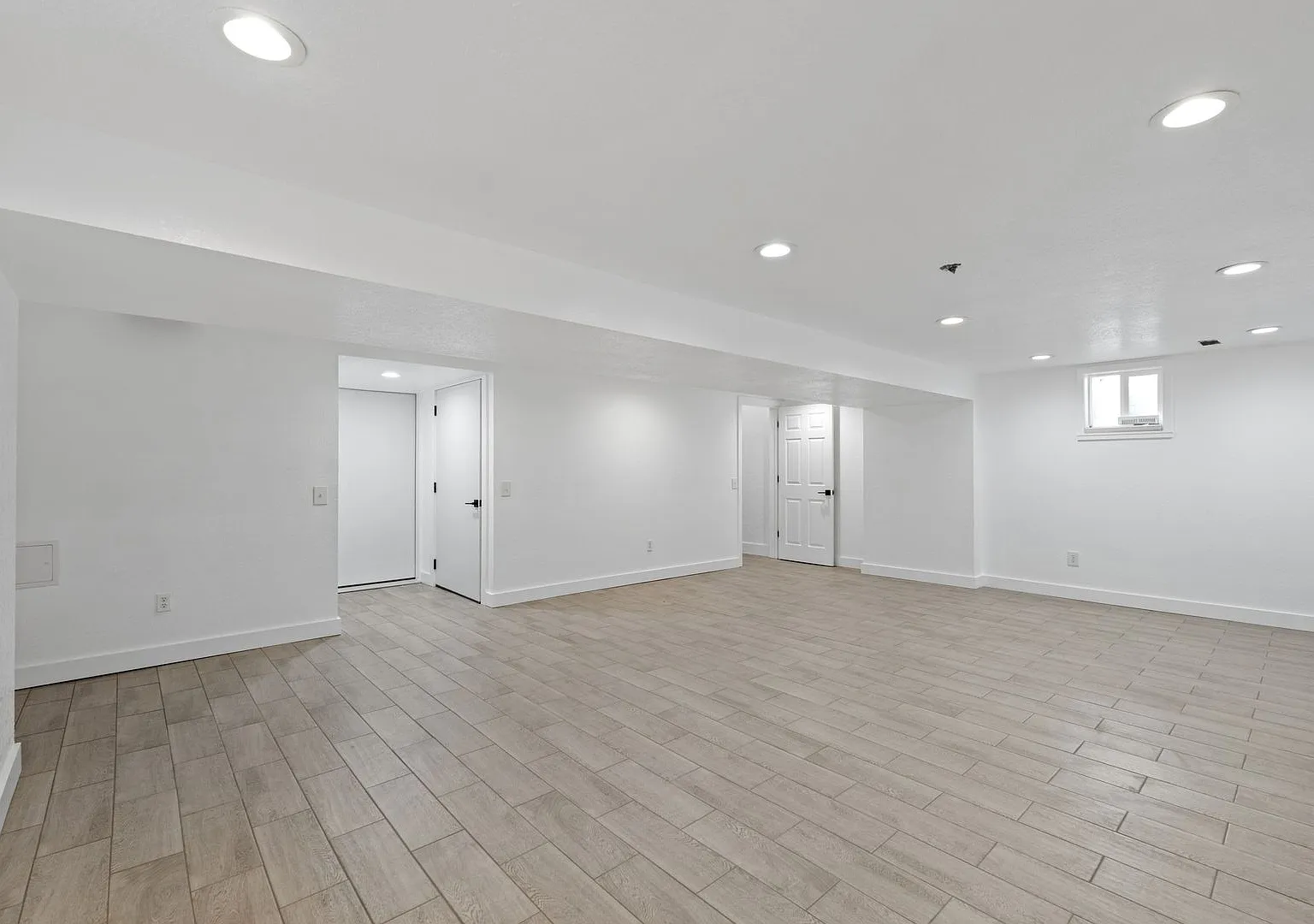 Complete Rebuild Modern Finishes 3 Bedroom 2 Bath Spokane Valley Home fenced backyard — Photo 4