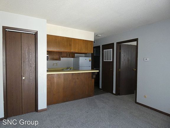 5th image of 905 W 11th St N #103