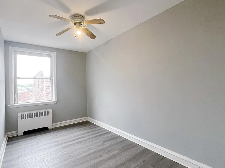 1522 Devereaux Ave — Photo 10