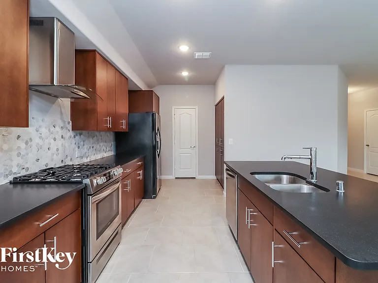 1089 Nighthawk Trl — Photo 7
