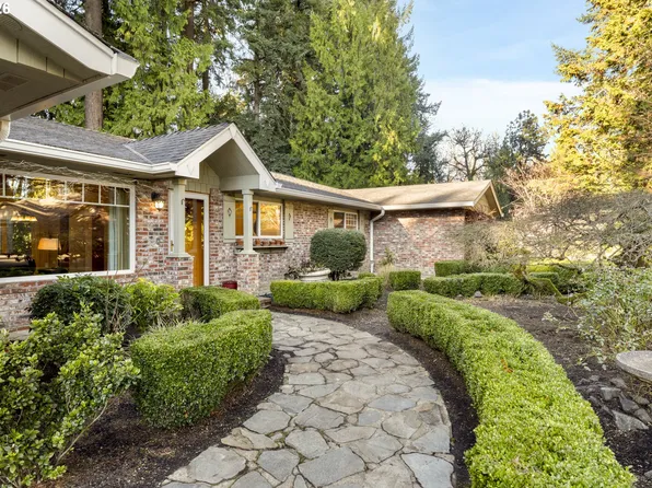 4520 Calaroga Dr, West Linn, OR 97068