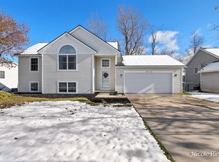 2874 Sunrise Ave, Holland, MI 49424