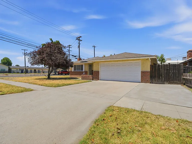 2519 E Buckingham Way — Photo 4