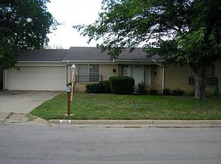 208 SW 11th St, Mineral Wells, TX 76067