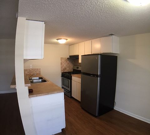 5th image of 4709 Harmon Ave #313