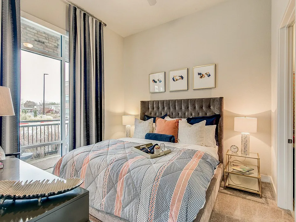 Eastbank River Walk apartments community photo