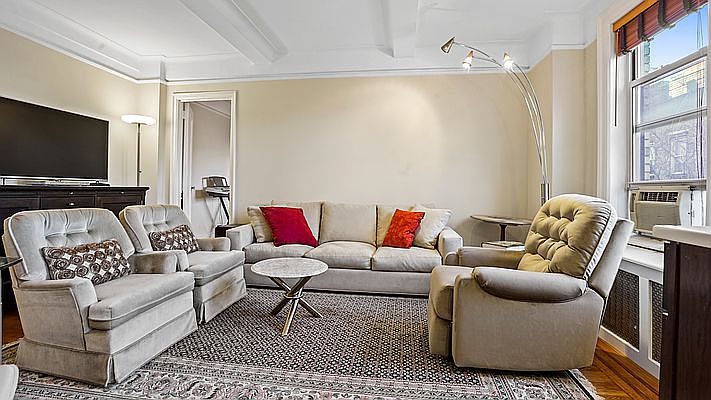 1st image of 41 W 72nd St APT 7G
