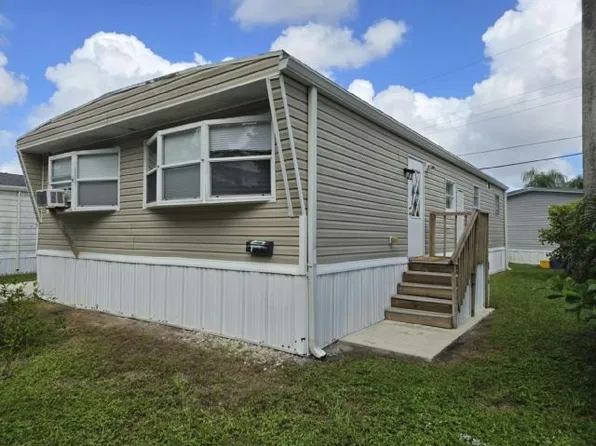 11 Lisa Ln #11-LI, Lake Worth, FL 33463
