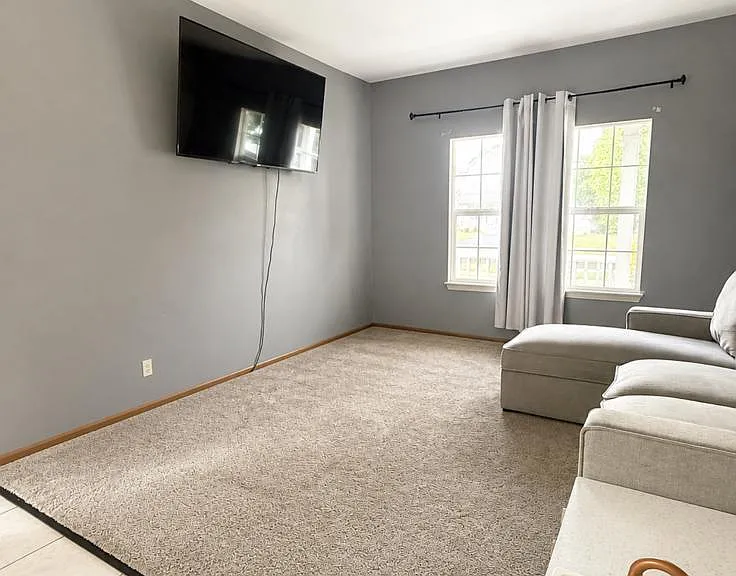 2266 Margaret Dr — Photo 2