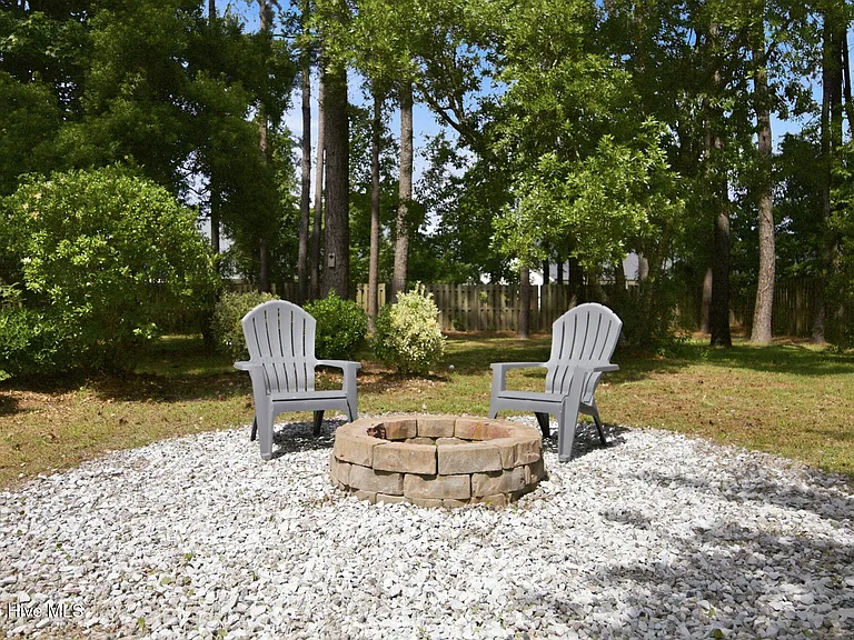 611 Majestic Oaks Dr — Photo 50