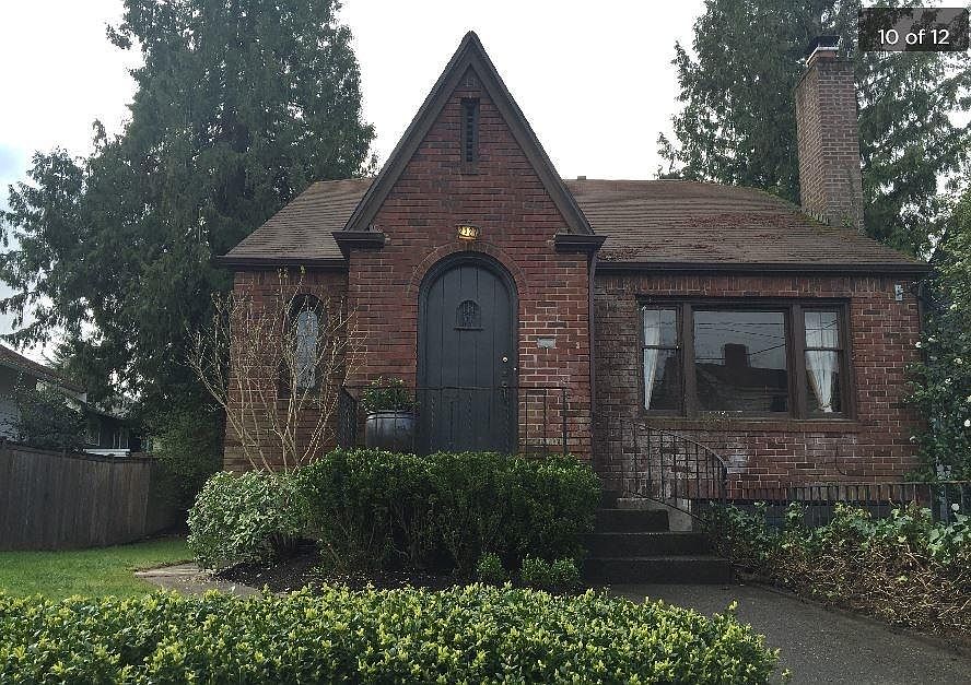 The house is one block from a great park, one block from gre
