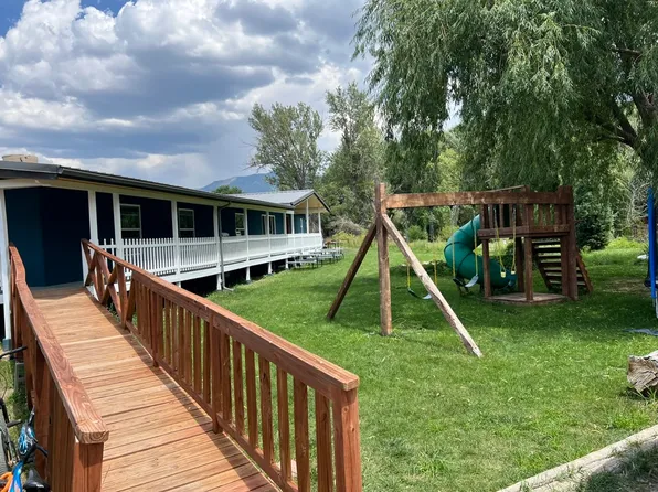 27 N Bosque Rd, Questa, NM 87556