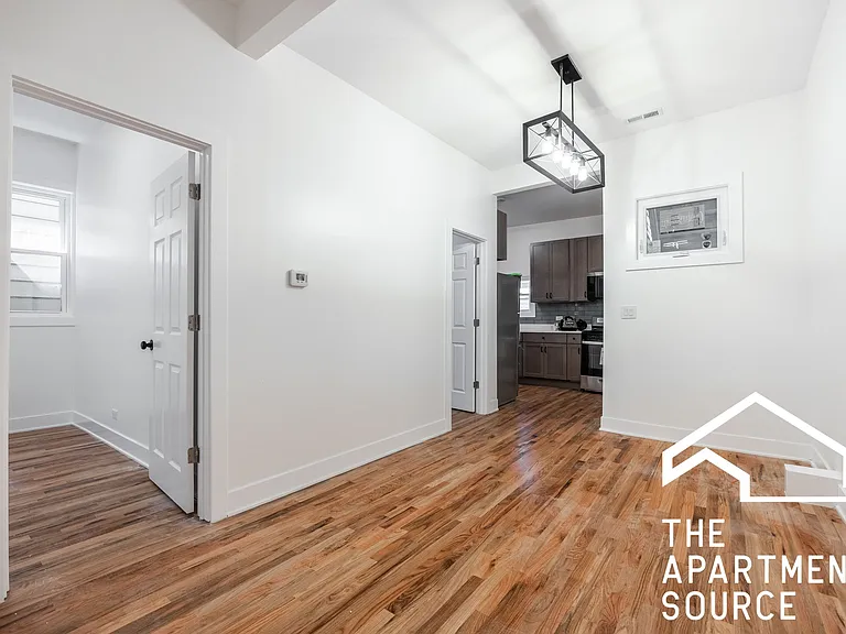 1742 N California Ave #1R — Photo 9