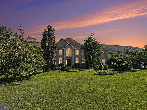 2nd image of 1481 Stoney Mountain Way
