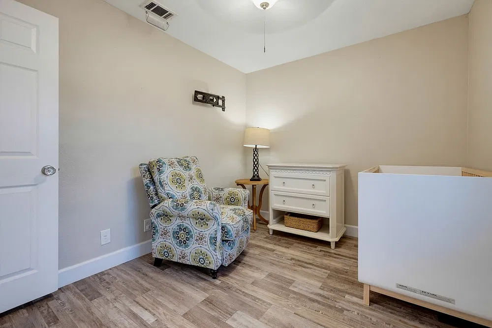 2 bed, 822 sqft, $4,000 — Photo 1