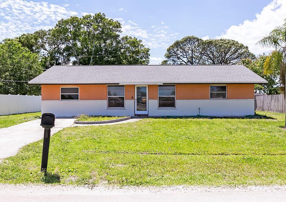 1st image of 734 SE Arton Lane