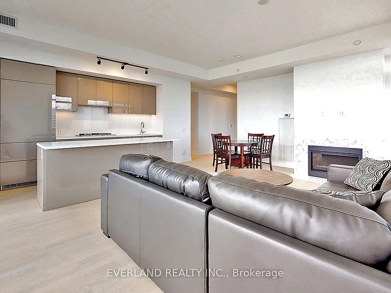 7 Grenville St #6105 — Photo 22