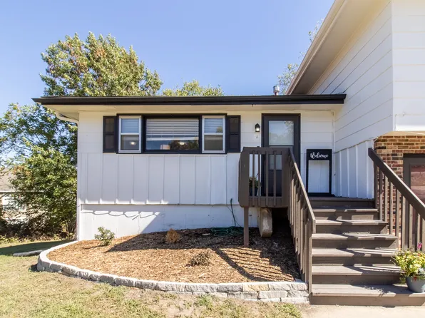 448 Grandview Ter APT 1, Lawrence, KS 66044