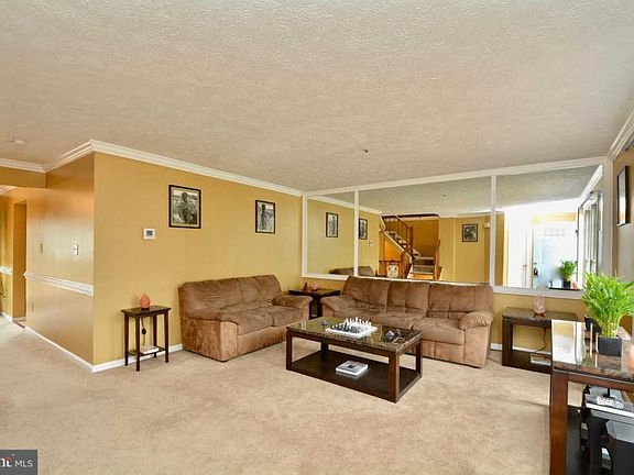 5th image of 8552 Biscayne Ct