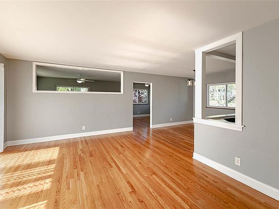 3rd image of 8801 Hemingway Dr
