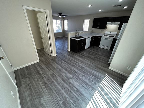 4th image of 1630 Buck Island St