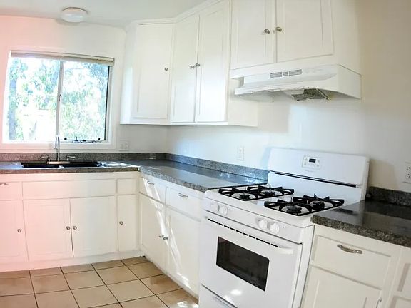 2nd image of 1204 W 24th St #Af2bd0661