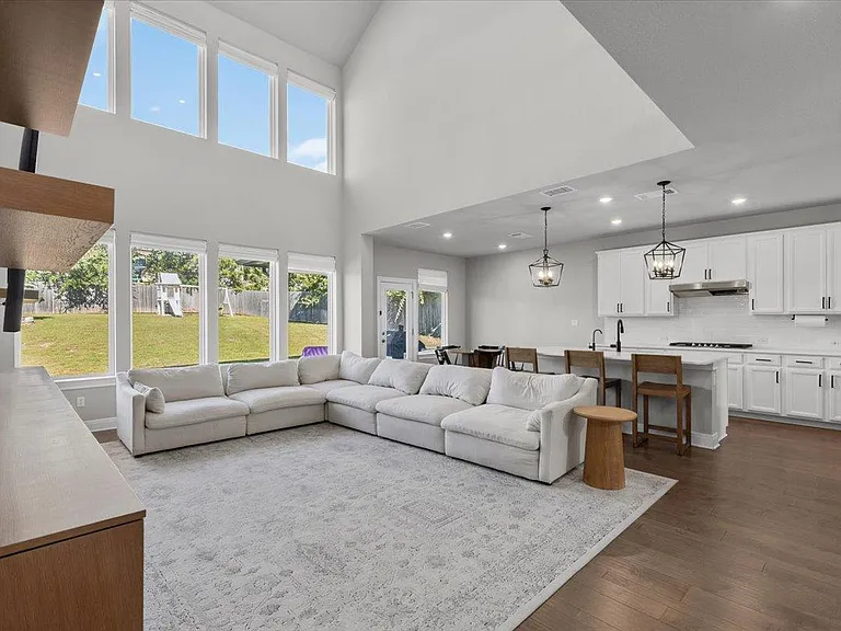 1317 Highwater Dr — Photo 11